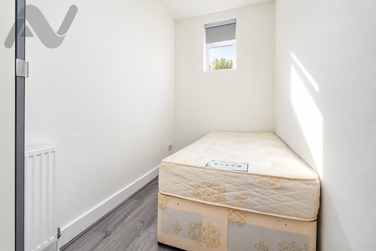 Flat Wells Terrace in Greater London