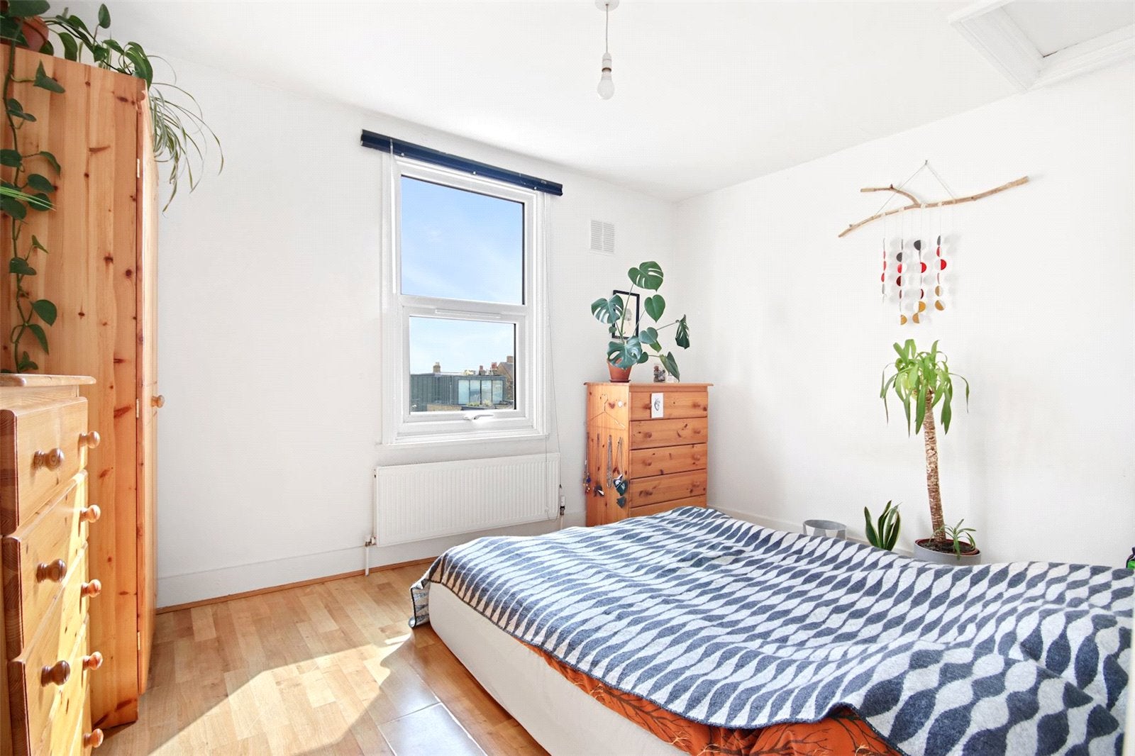 Flat Chatsworth Road in Greater London