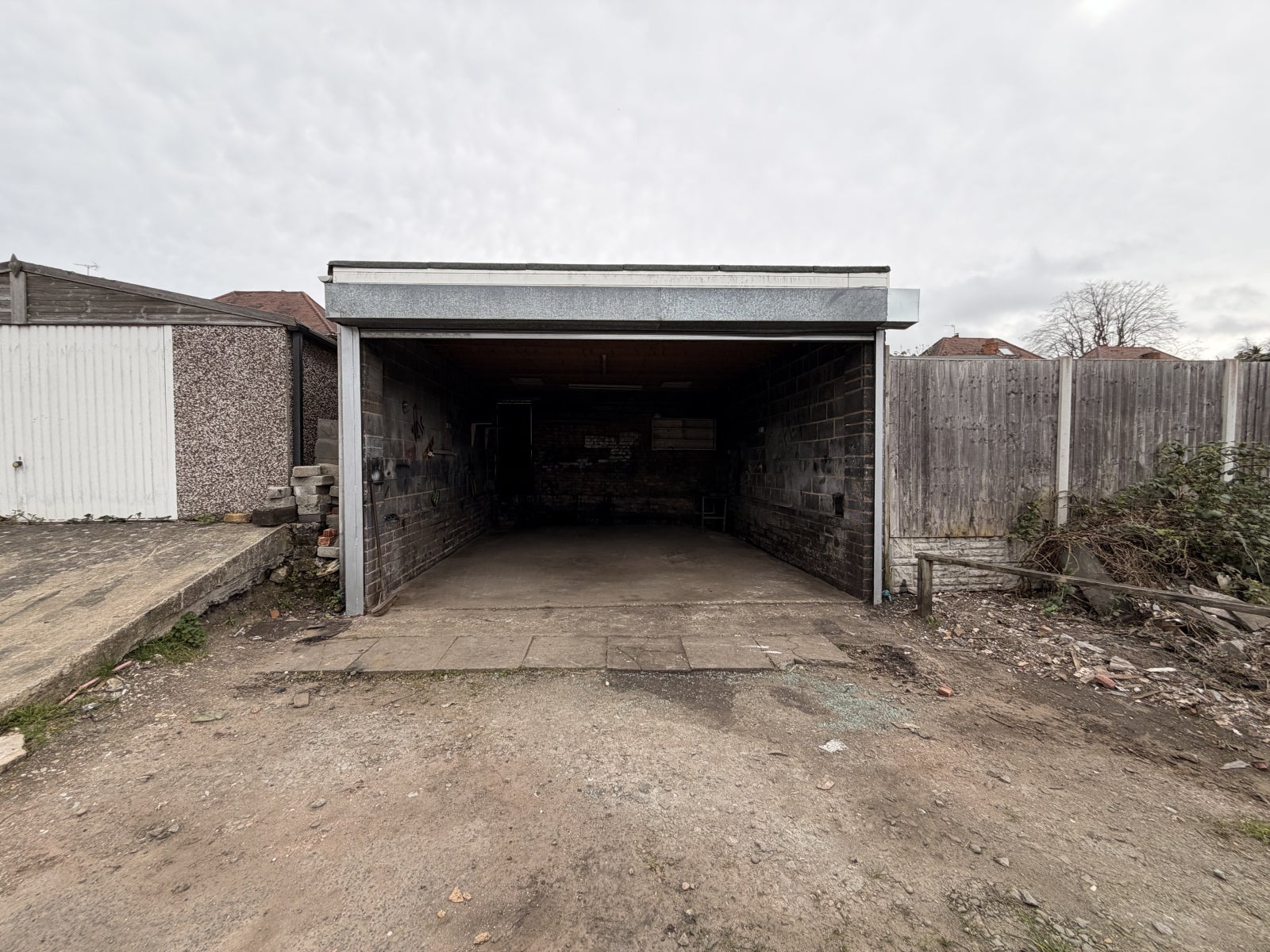 Flat Coalway Avenue in Birmingham
