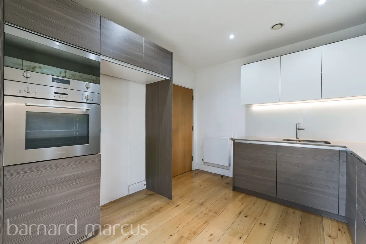 House Silverworks Close in Greater London