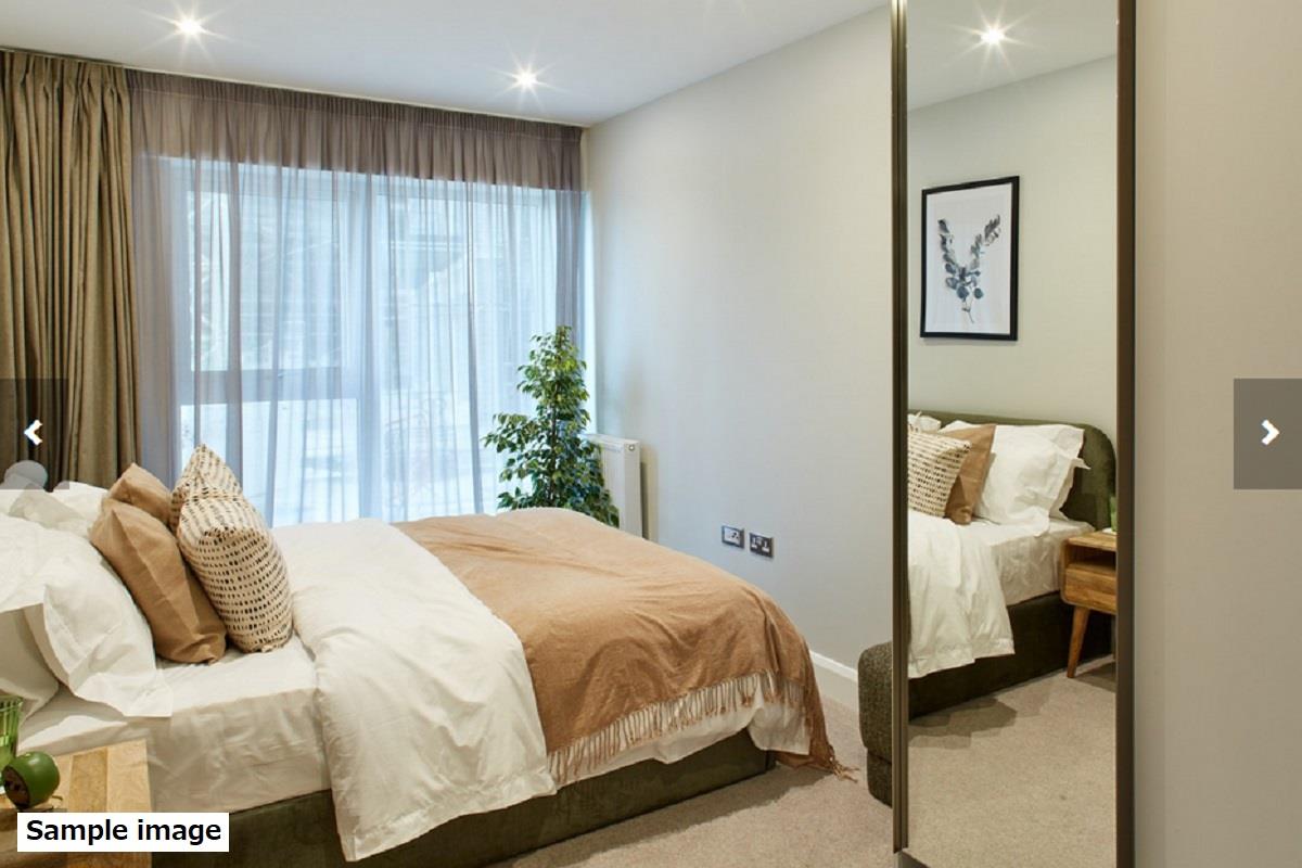 Flat Moat Street in Greater London