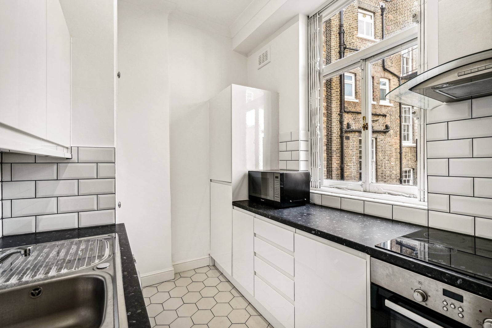 Flat Lower Grosvenor Place in City of Westminster