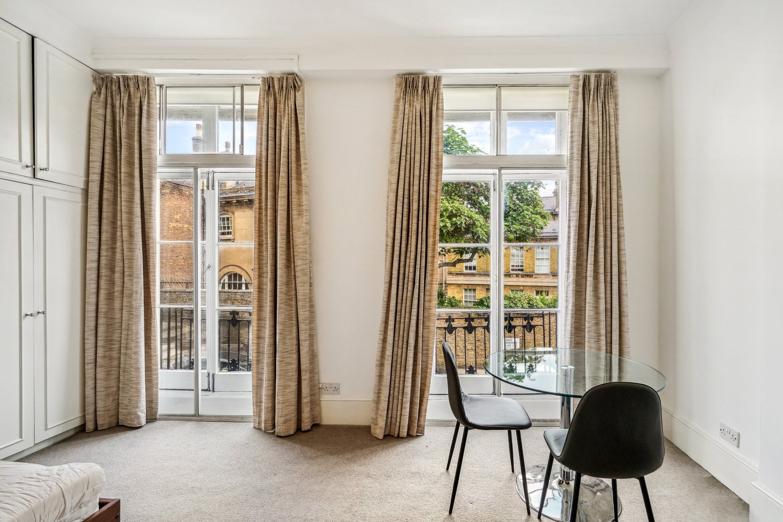 Flat Lower Grosvenor Place in City of Westminster