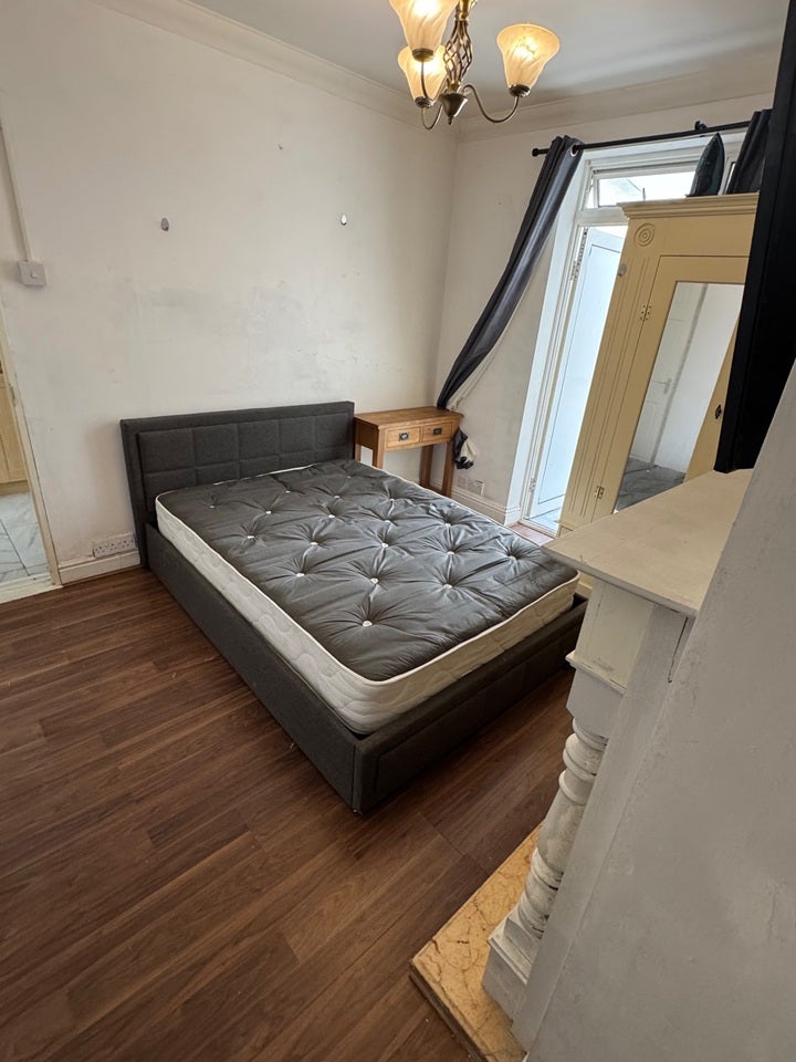 Room Southfield Road in Waltham Cross