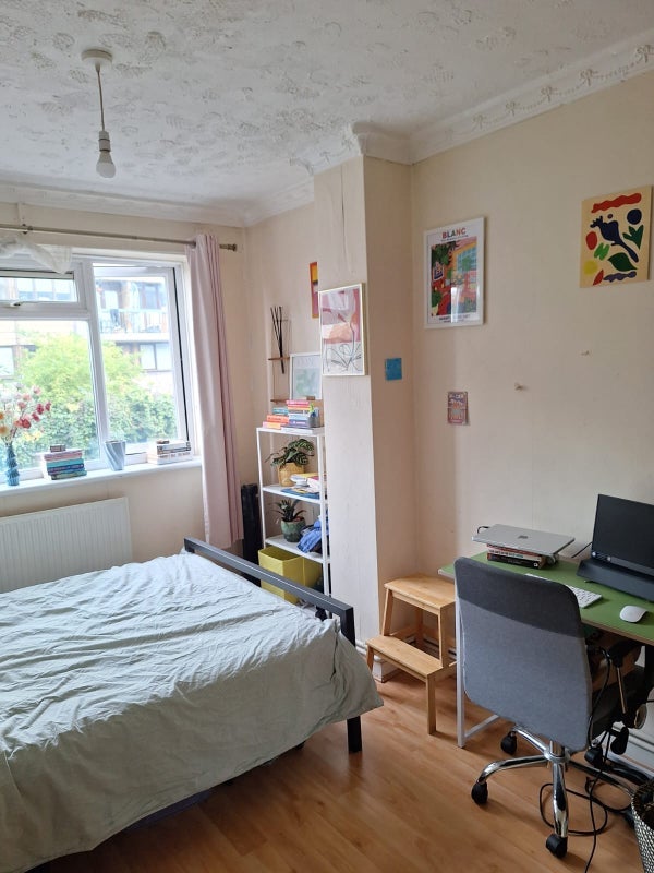 Room Stanway Street in Greater London