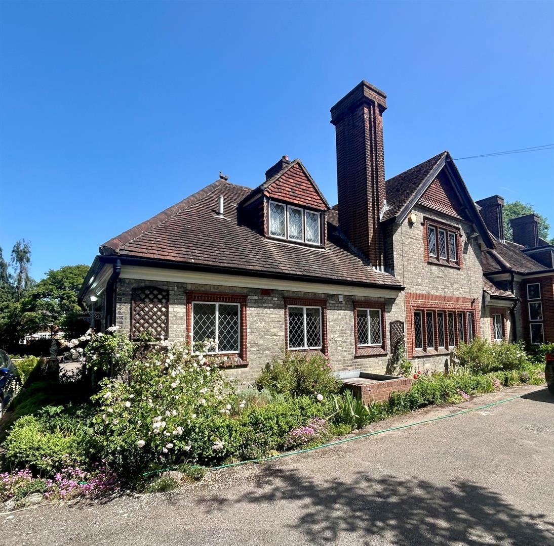 House Sylvan Avenue in London