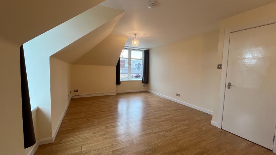 Flat Scott Skinner Square in Banchory