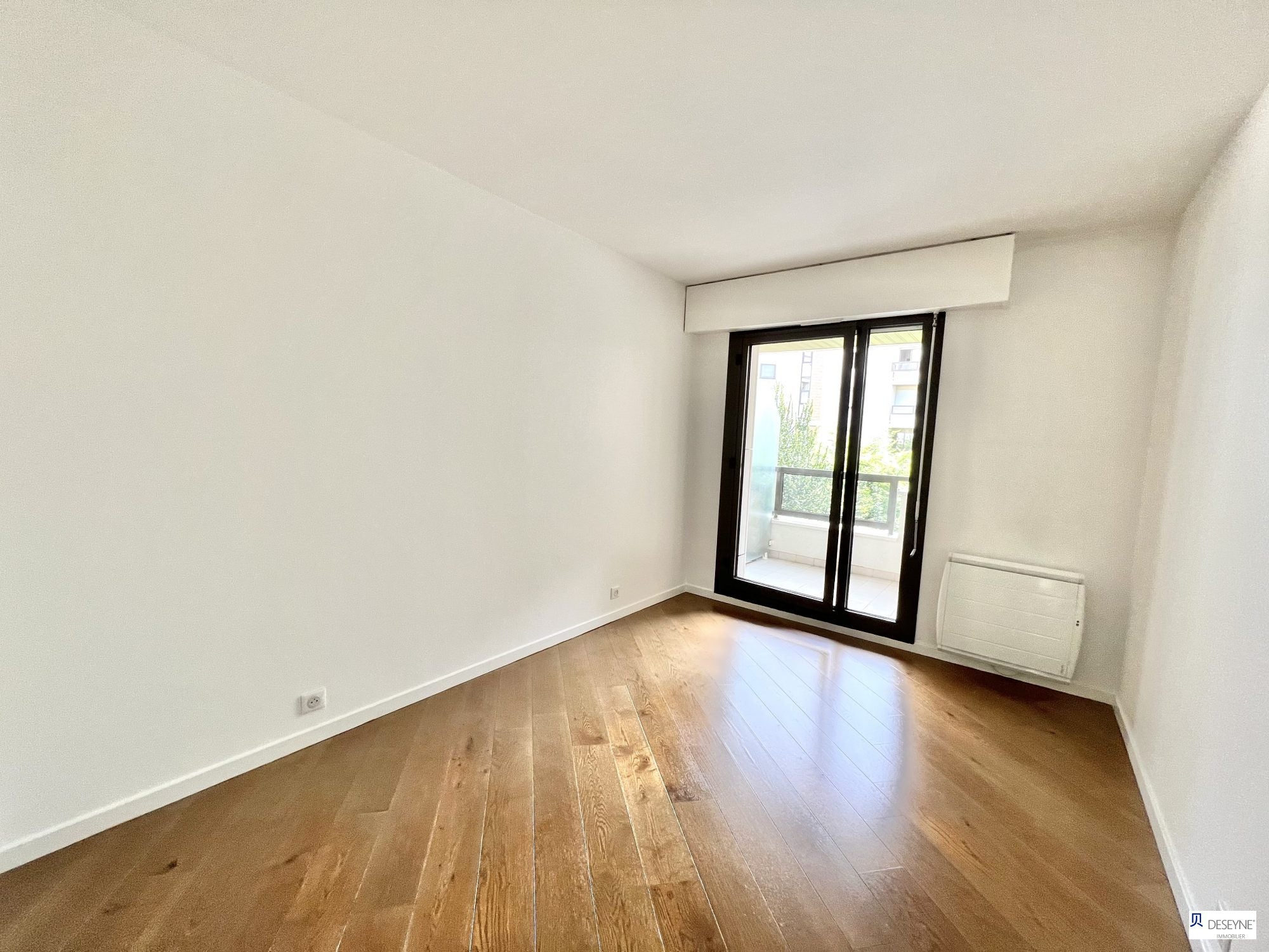 Flat Rue d'Arsonval in Paris