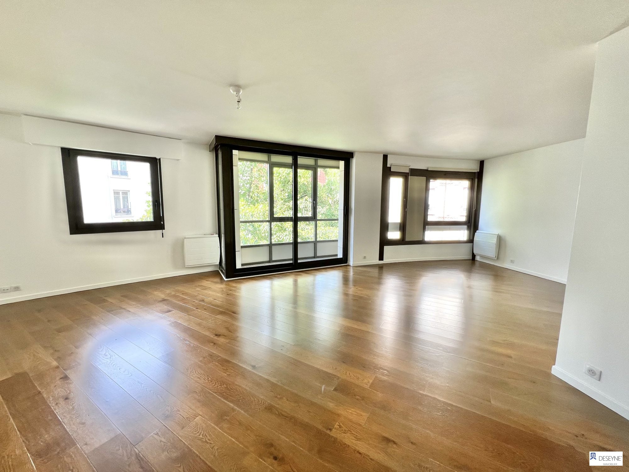 Flat Rue d'Arsonval in Paris