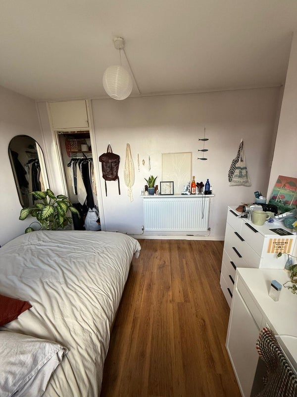 Room Middleton Road in Greater London