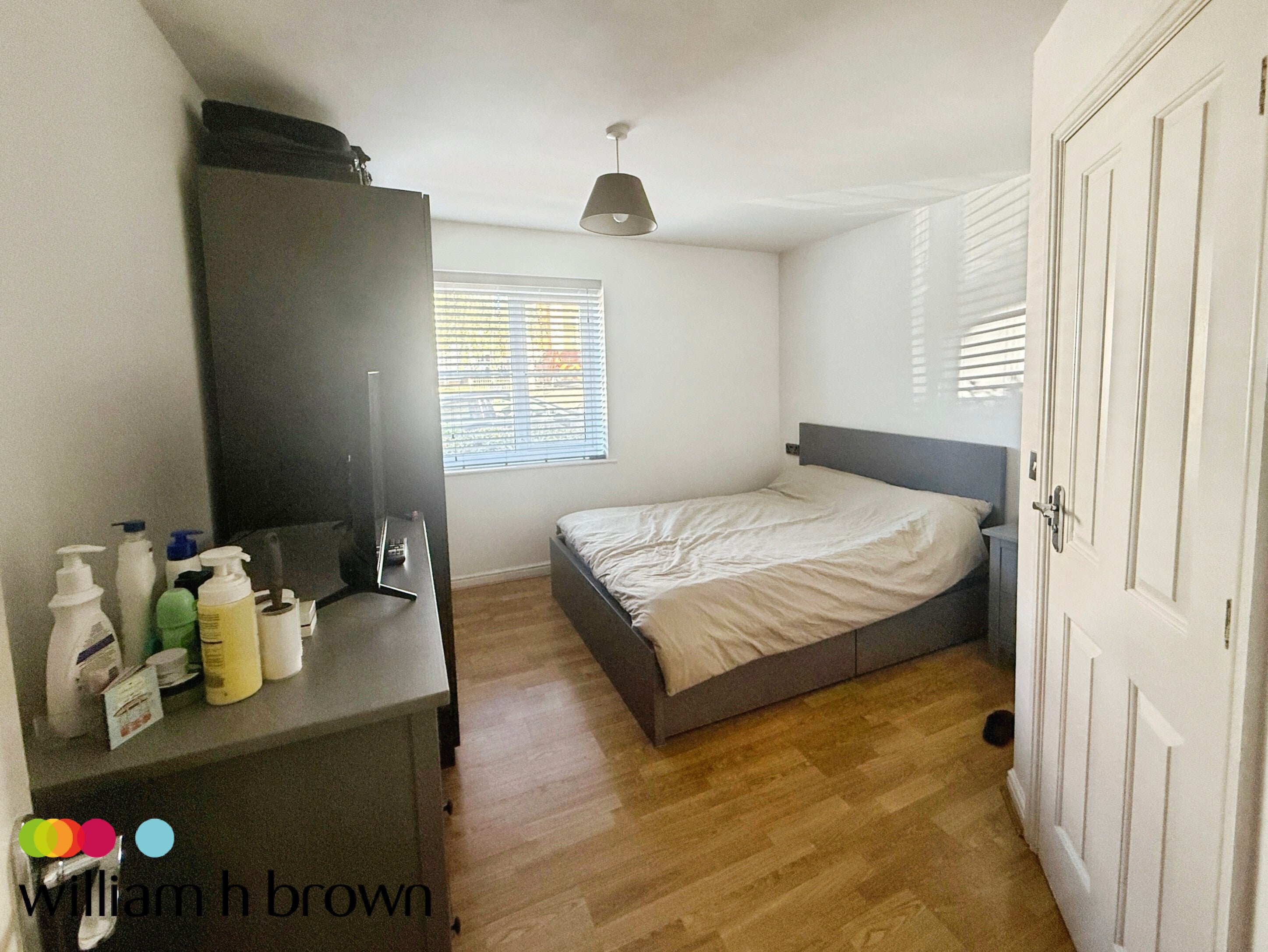Flat Windermere Avenue in Purfleet-on-Thames