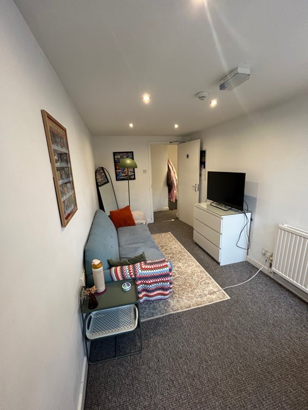 Flat Glenalmond Road in Sheffield