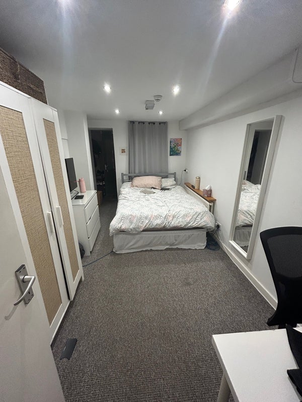 Flat Glenalmond Road in Sheffield