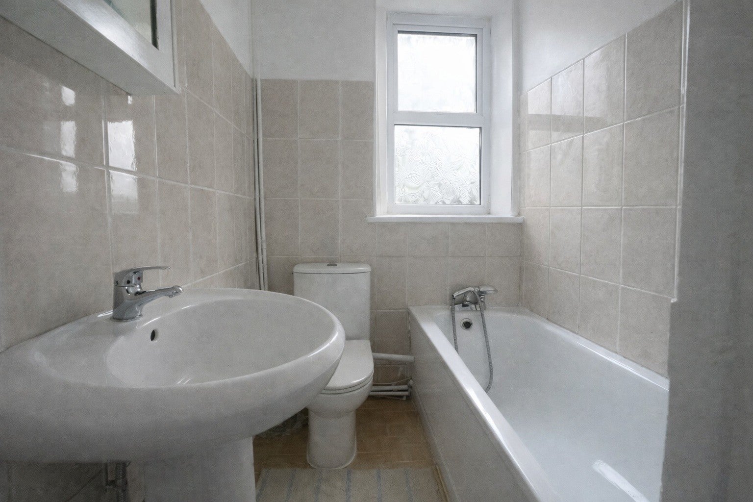 Flat Lordship Lane in Greater London