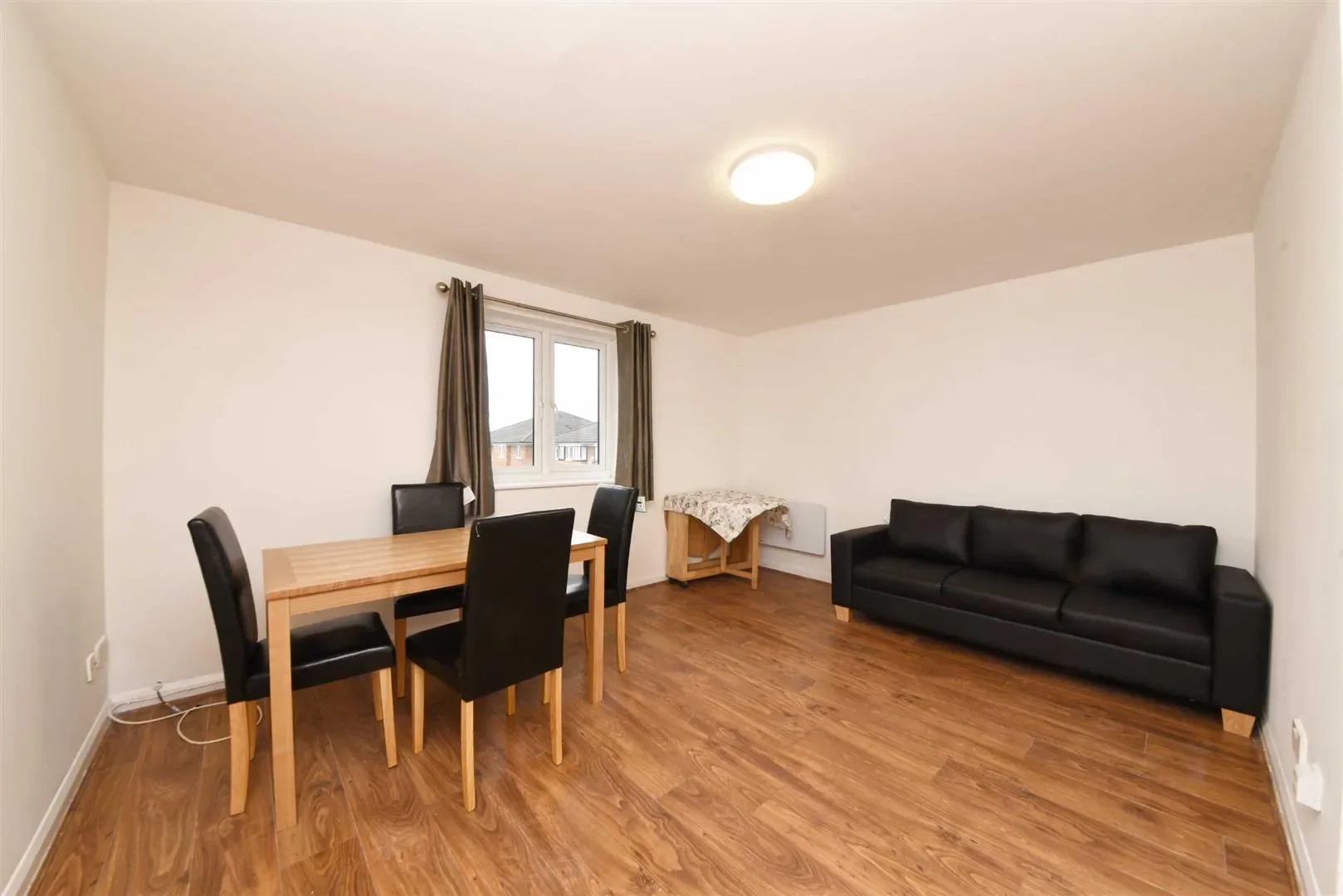Flat Alwyn Gardens in Greater London