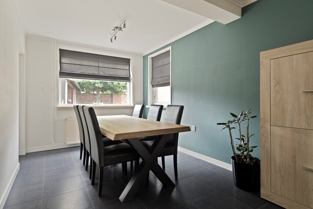 Twee-onder-één-kap te koop: Emmastraat 4, Kloosterzande