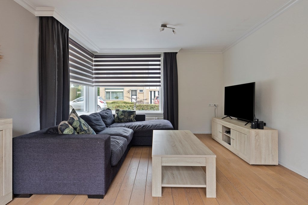 Twee-onder-één-kap te koop: Emmastraat 4, Kloosterzande