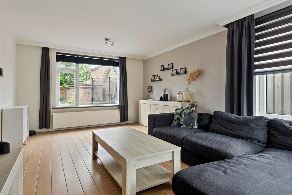 Twee-onder-één-kap te koop: Emmastraat 4, Kloosterzande