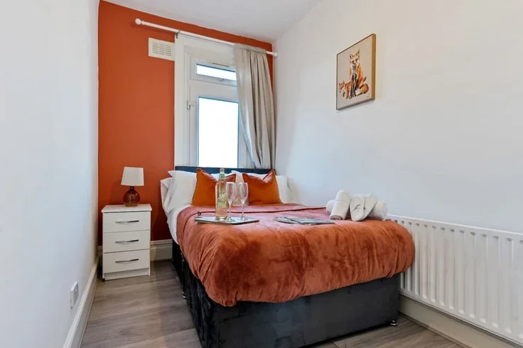 Flat Stanthorpe Road in Greater London