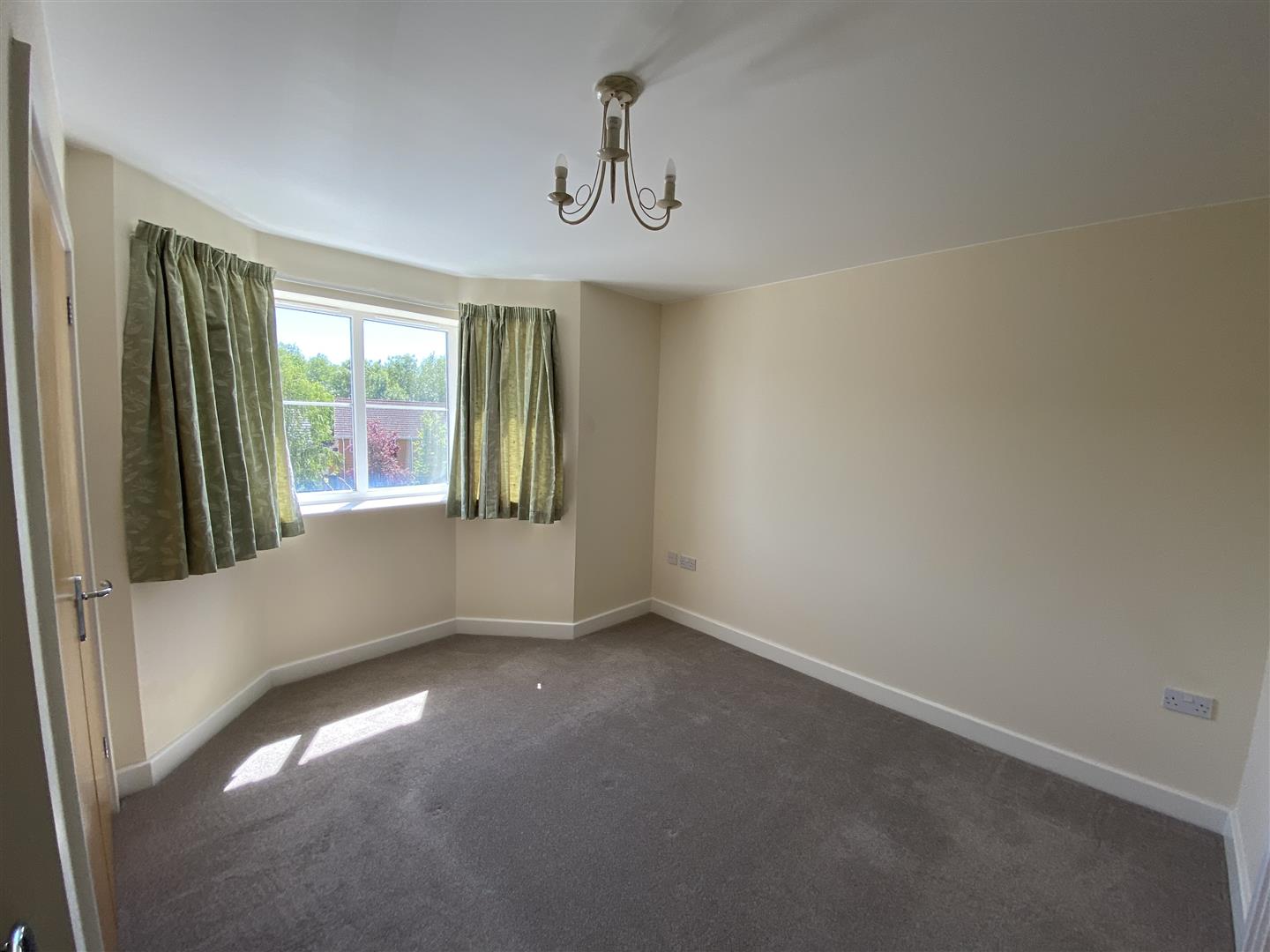 Flat Peter Candler Way in Ashford