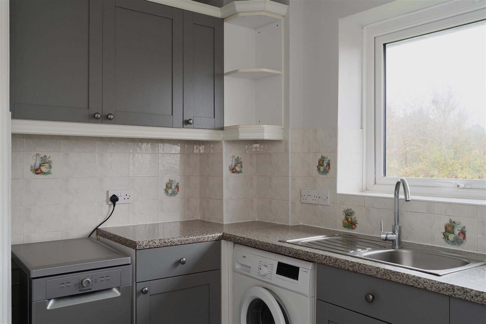 Flat Oakfield Drive in Reigate and Banstead