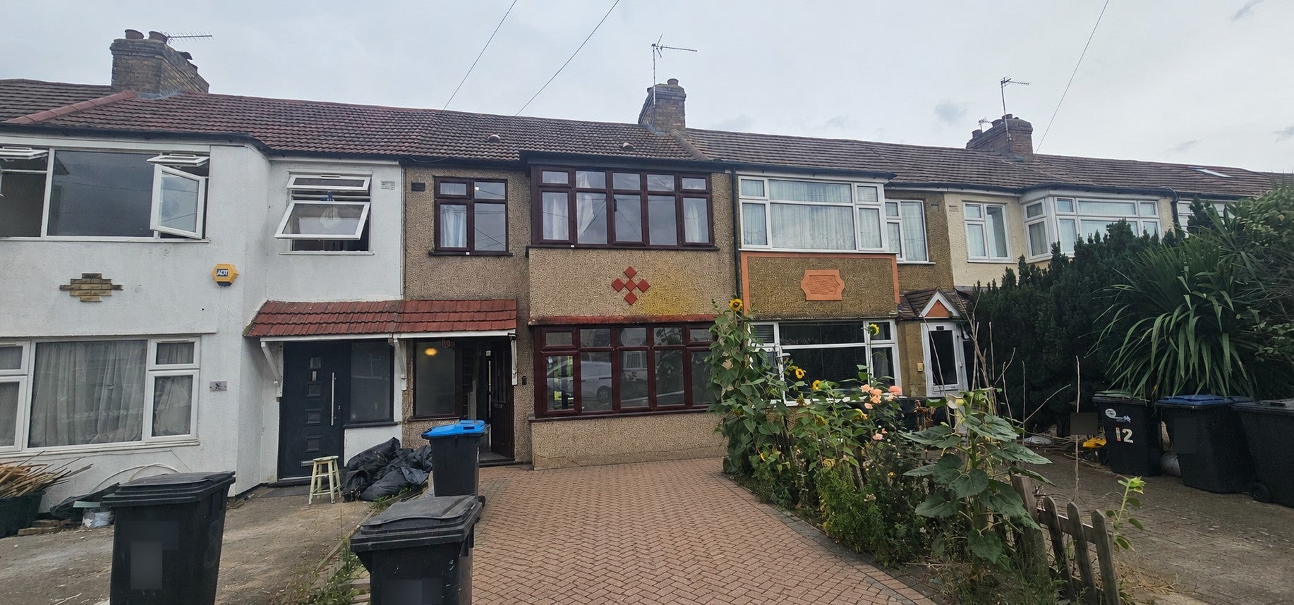 House Dell Road in Greater London