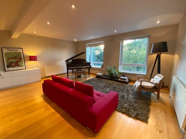 Flat Great Brownings in Greater London