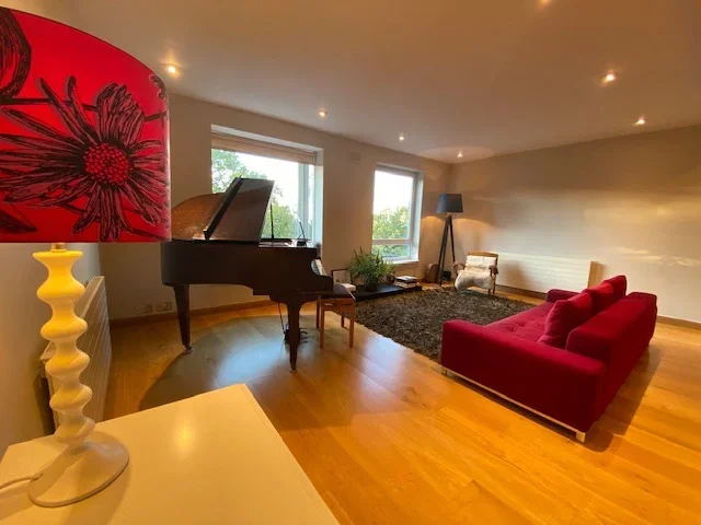 Flat Great Brownings in Greater London