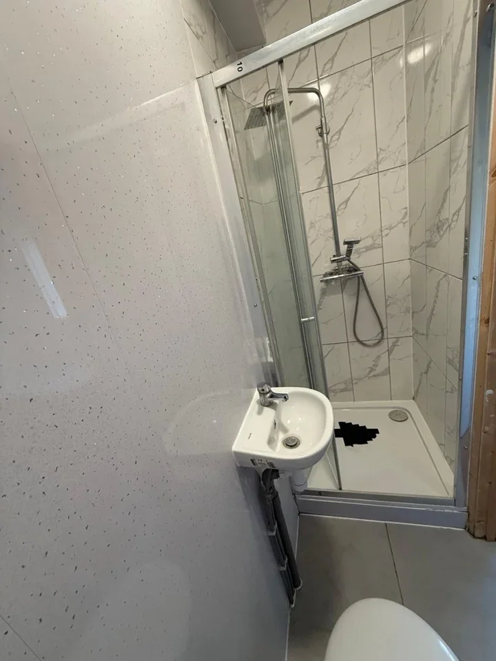 Room Repton Street in Greater London