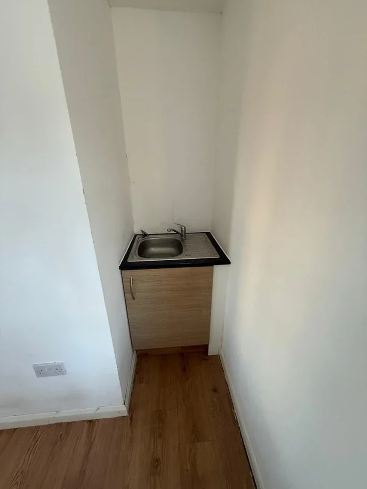 Room Repton Street in Greater London