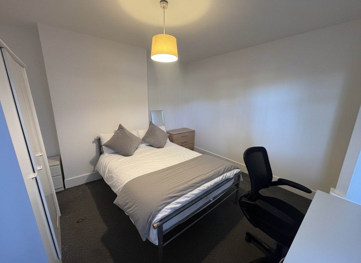 Room Beeston Road in Nottingham