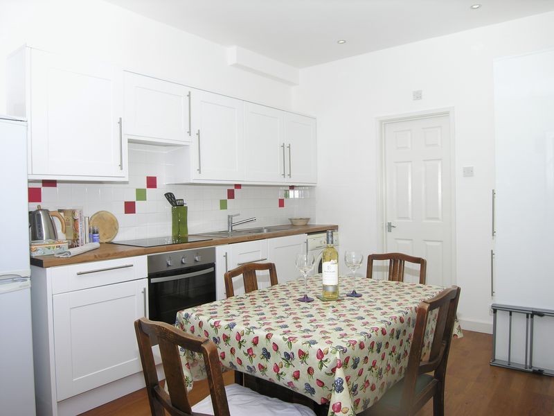 Flat Russell Road in Greater London