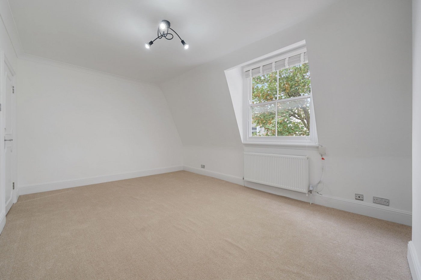 Flat Birnam Road in Greater London