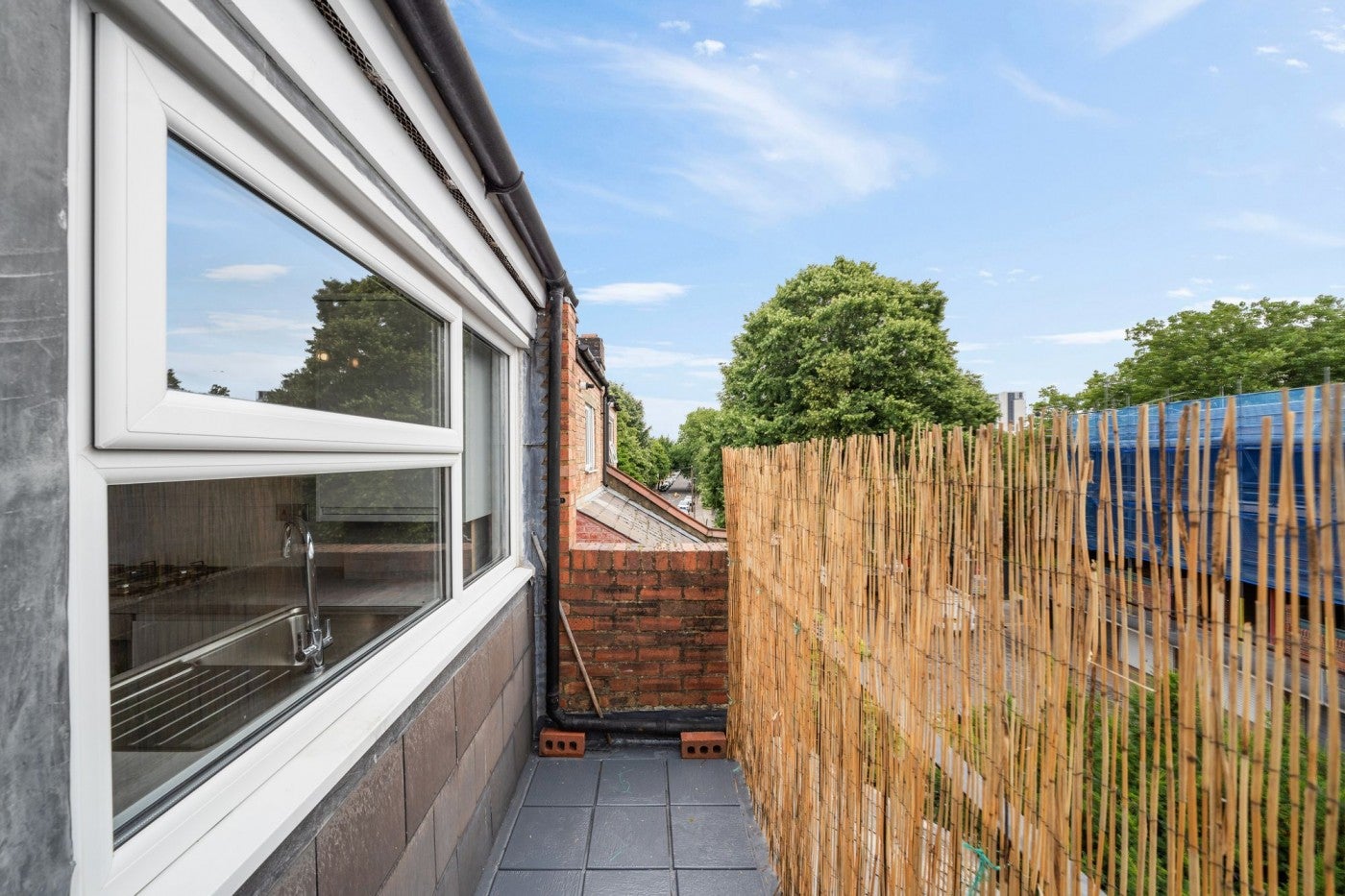 Flat Birnam Road in Greater London
