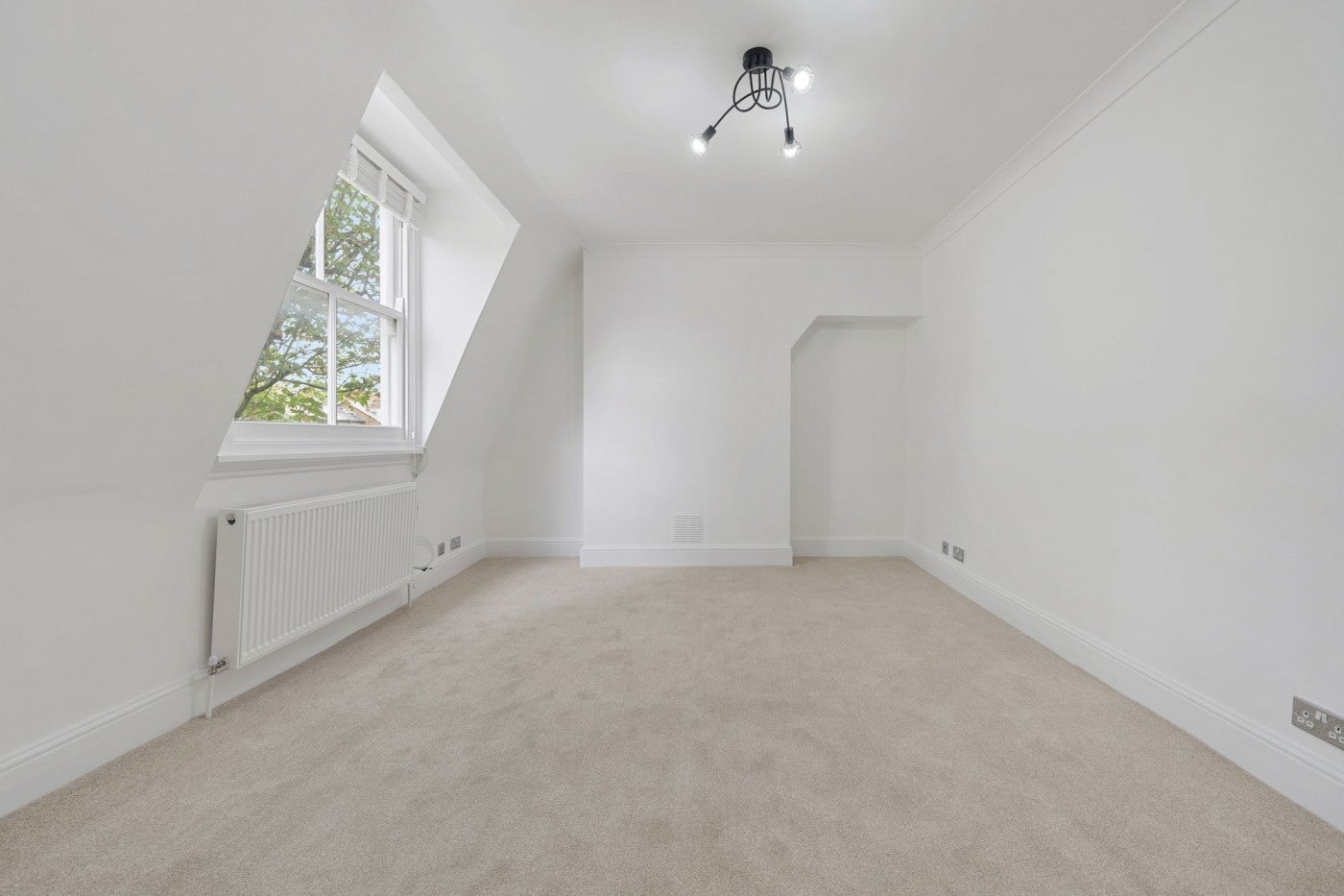 Flat Birnam Road in Greater London