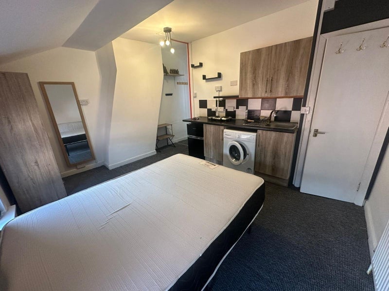 Room Wesley Street in Wakefield