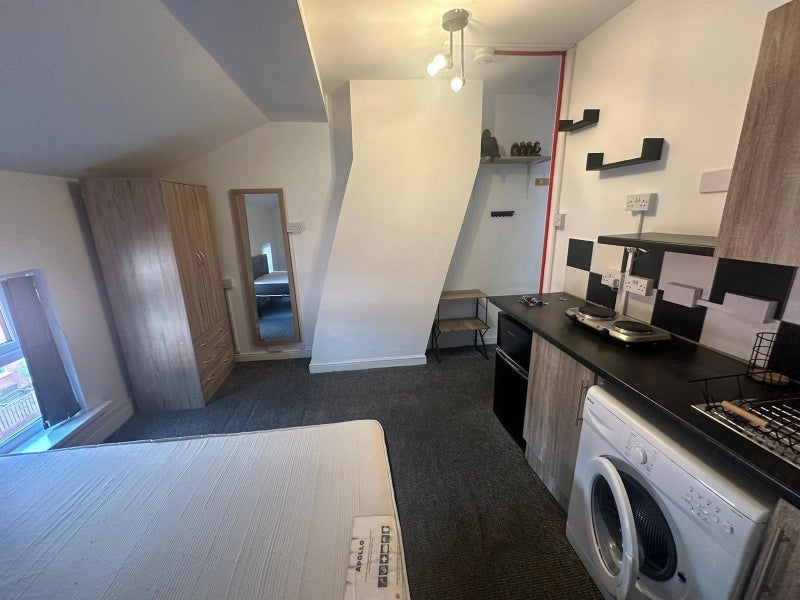 Room Wesley Street in Wakefield