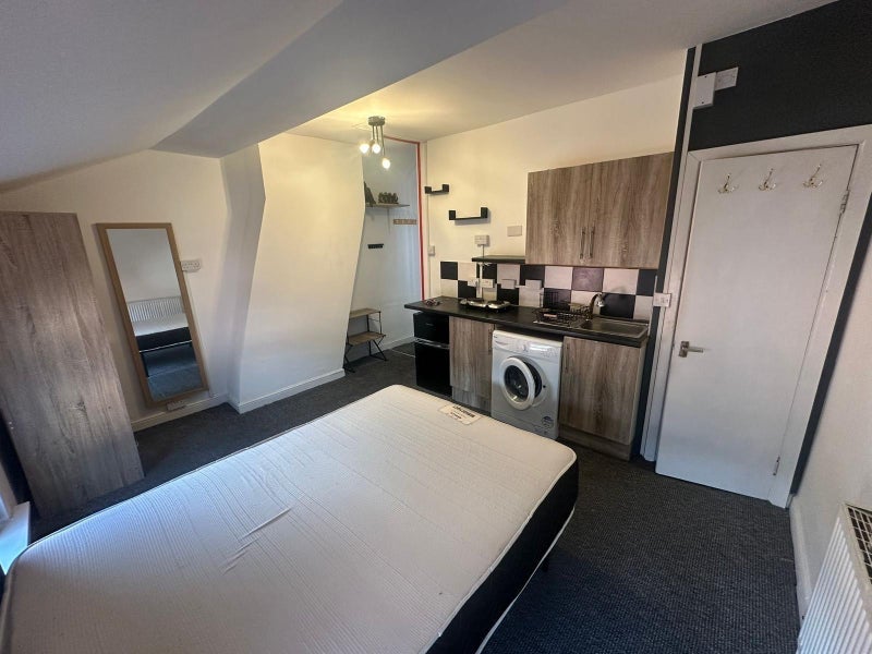 Room Wesley Street in Wakefield