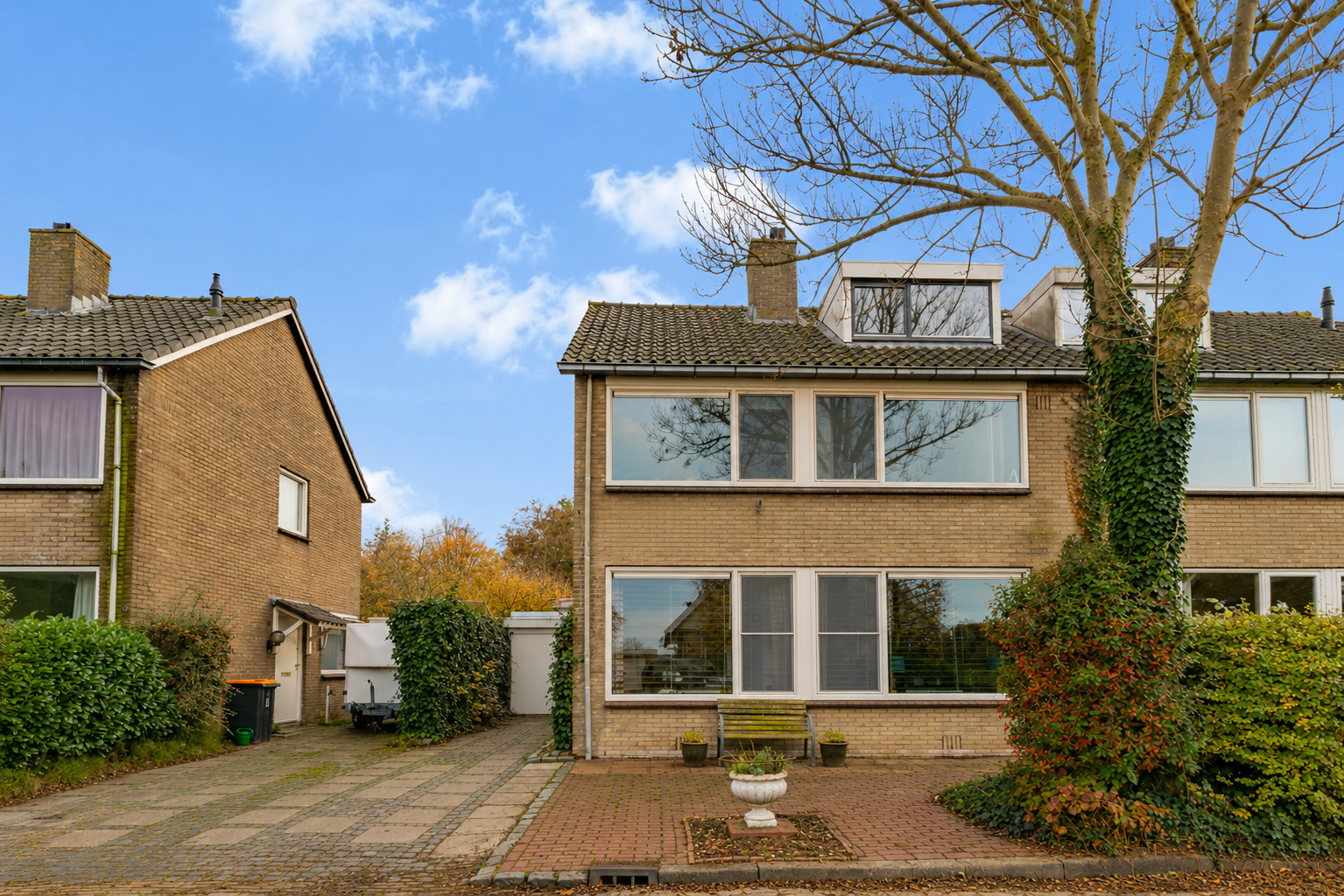 Hoekwoning te koop: P.N. Kruiswijkstraat 26, Loenersloot