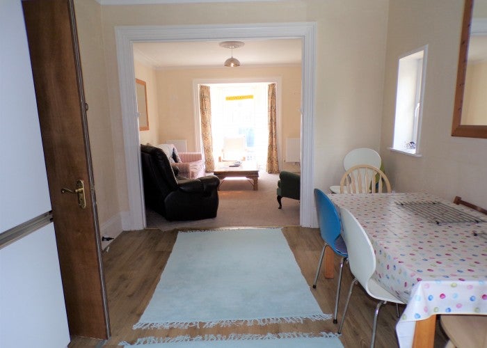 Room Waverley Road in Portsmouth