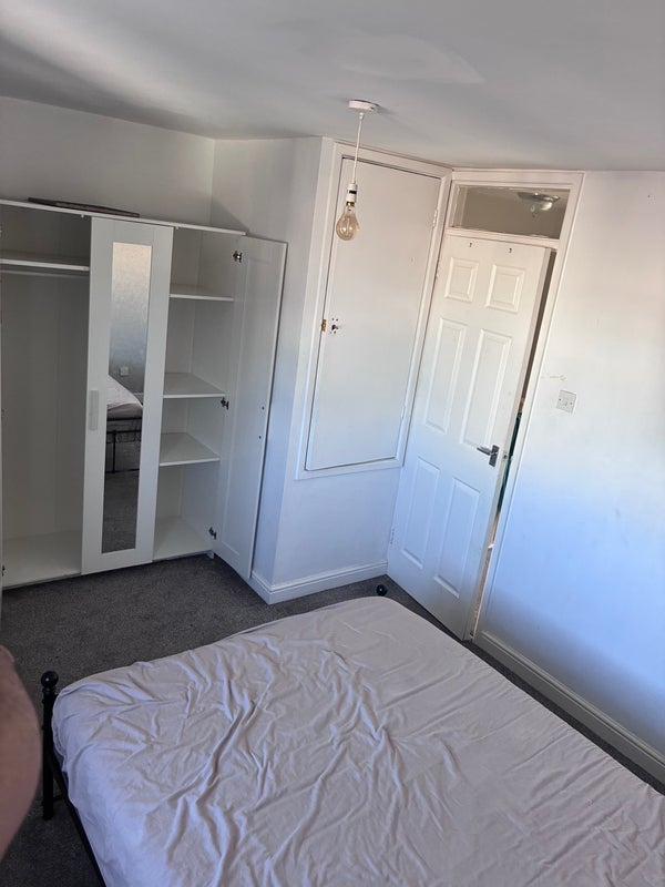Room Sedgley Road West in Sandwell