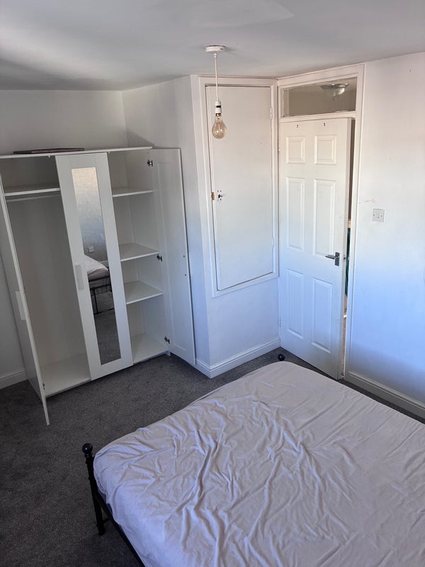 Room Sedgley Road West in Sandwell