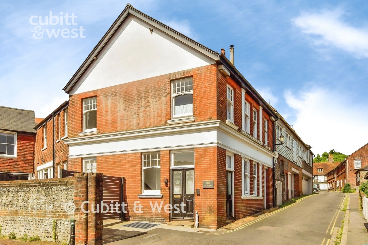 Flat Acre Lane in Greater London