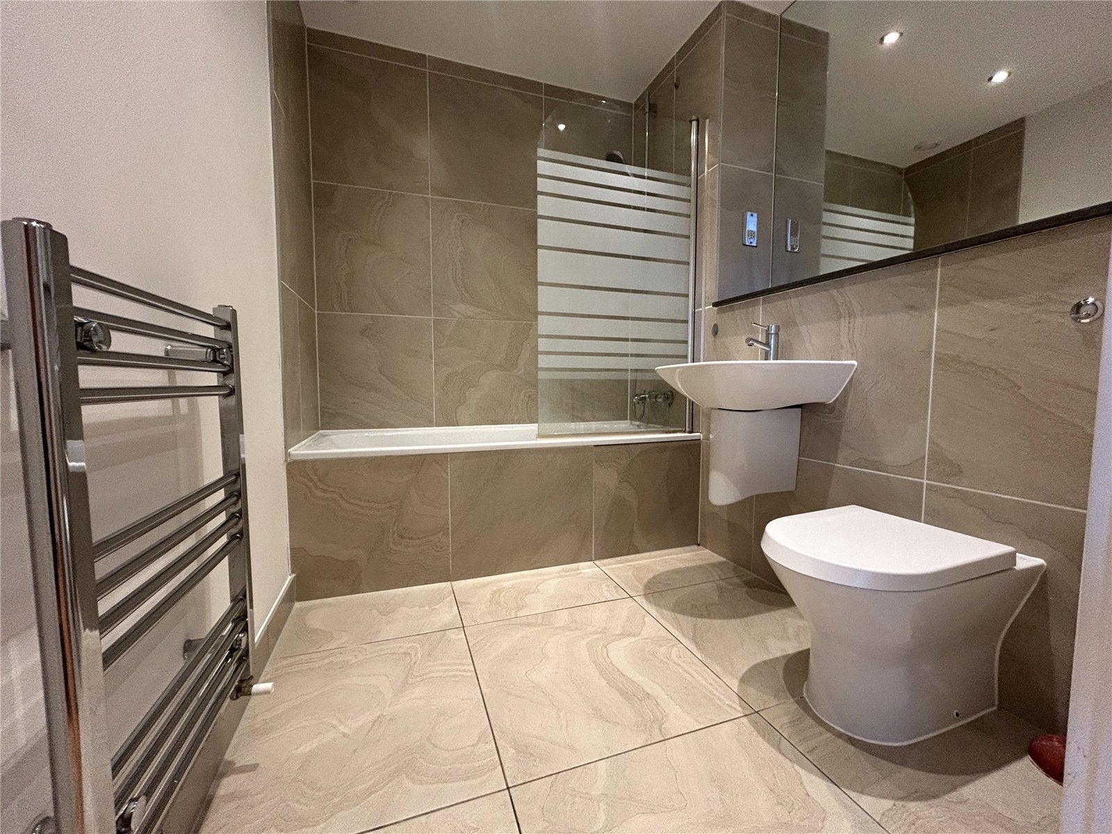 Flat Northolt Road in Greater London