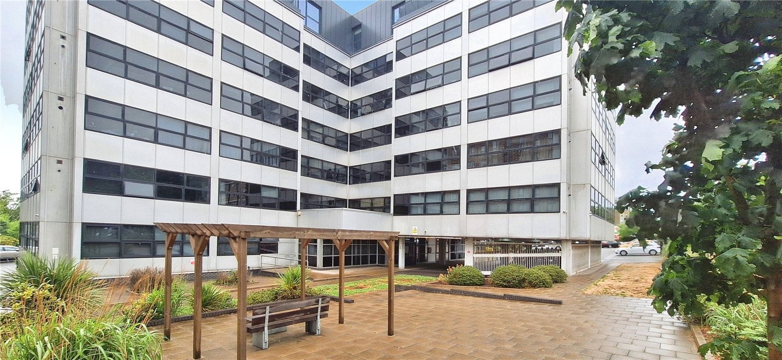 Flat Northolt Road in Greater London