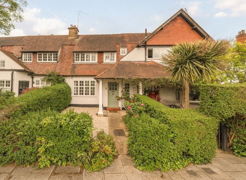 House Brunner Road in Greater London