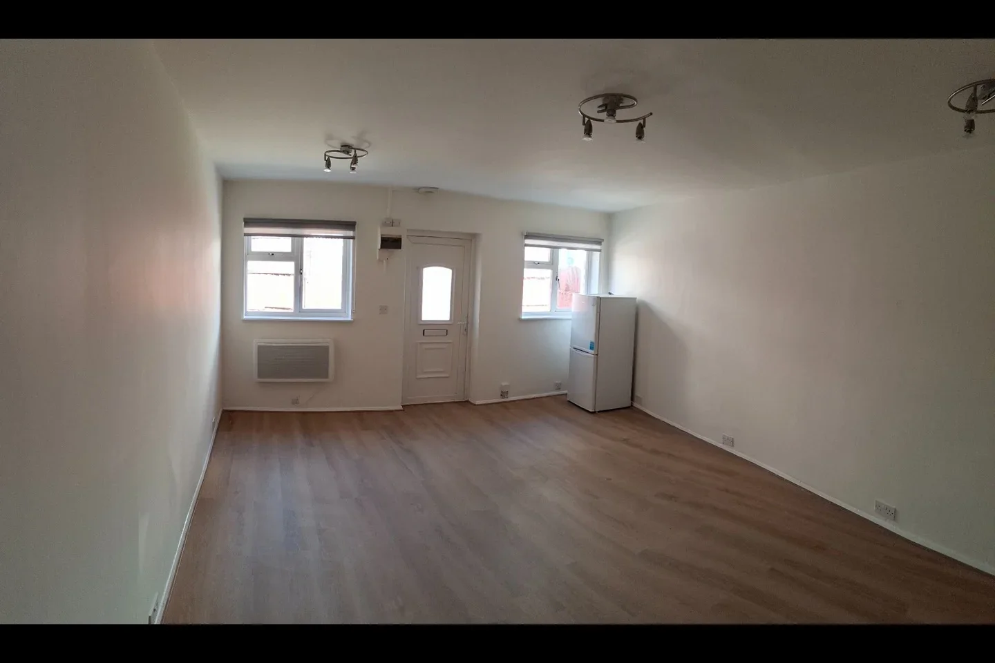 Flat Studio Mews in Greater London
