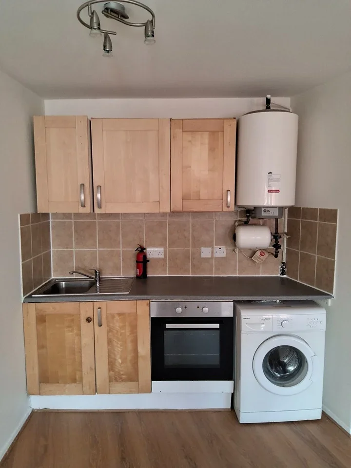 Flat Studio Mews in Greater London