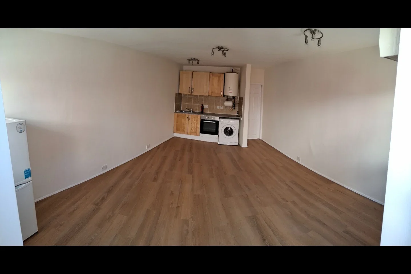 Flat Studio Mews in Greater London