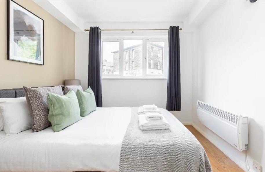 Flat Canada Estate in Greater London